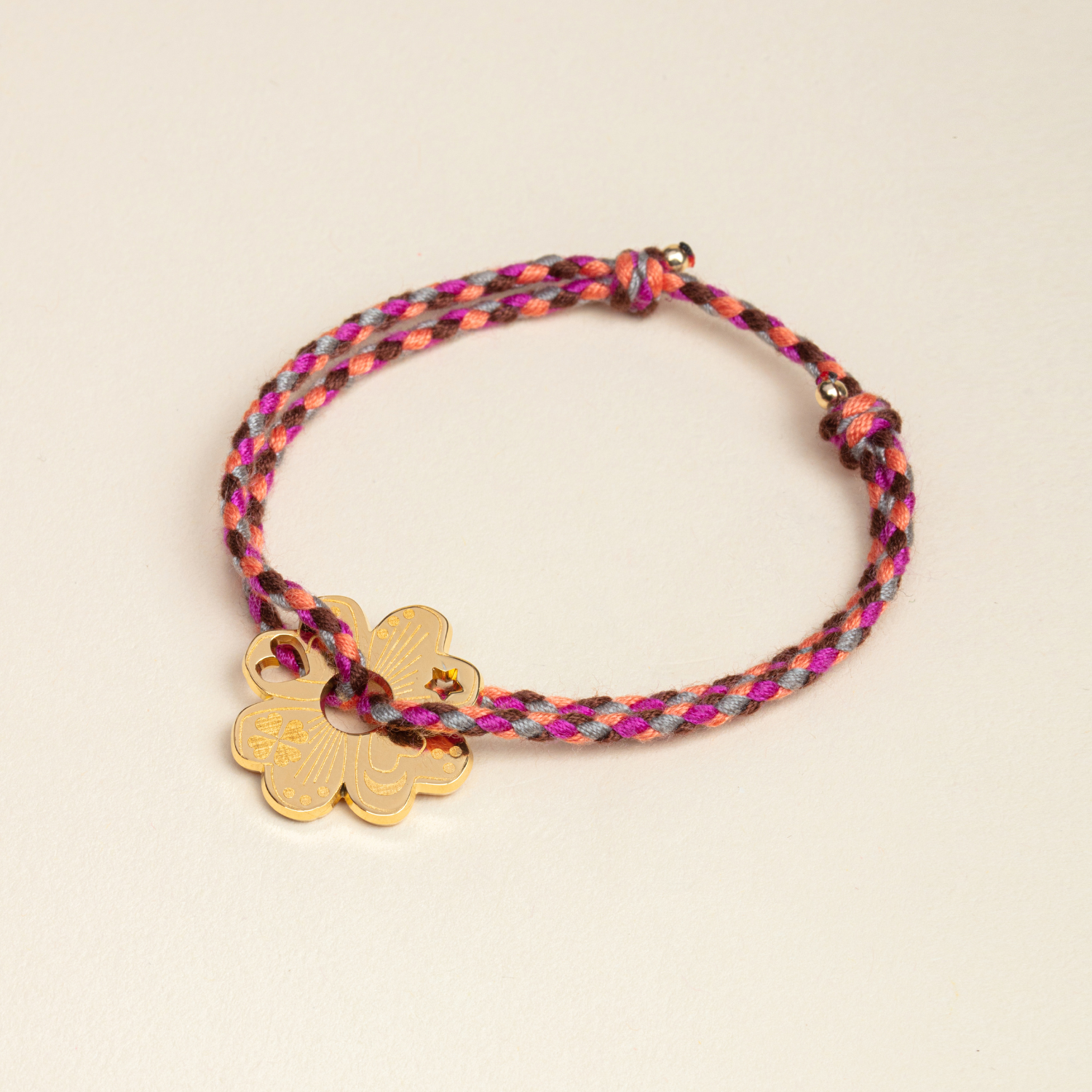 bracelet ajustable-bracelet cordon-amulette-grigri-porte bonheur