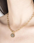 collier chaine broderie camille enrico amulette médaille