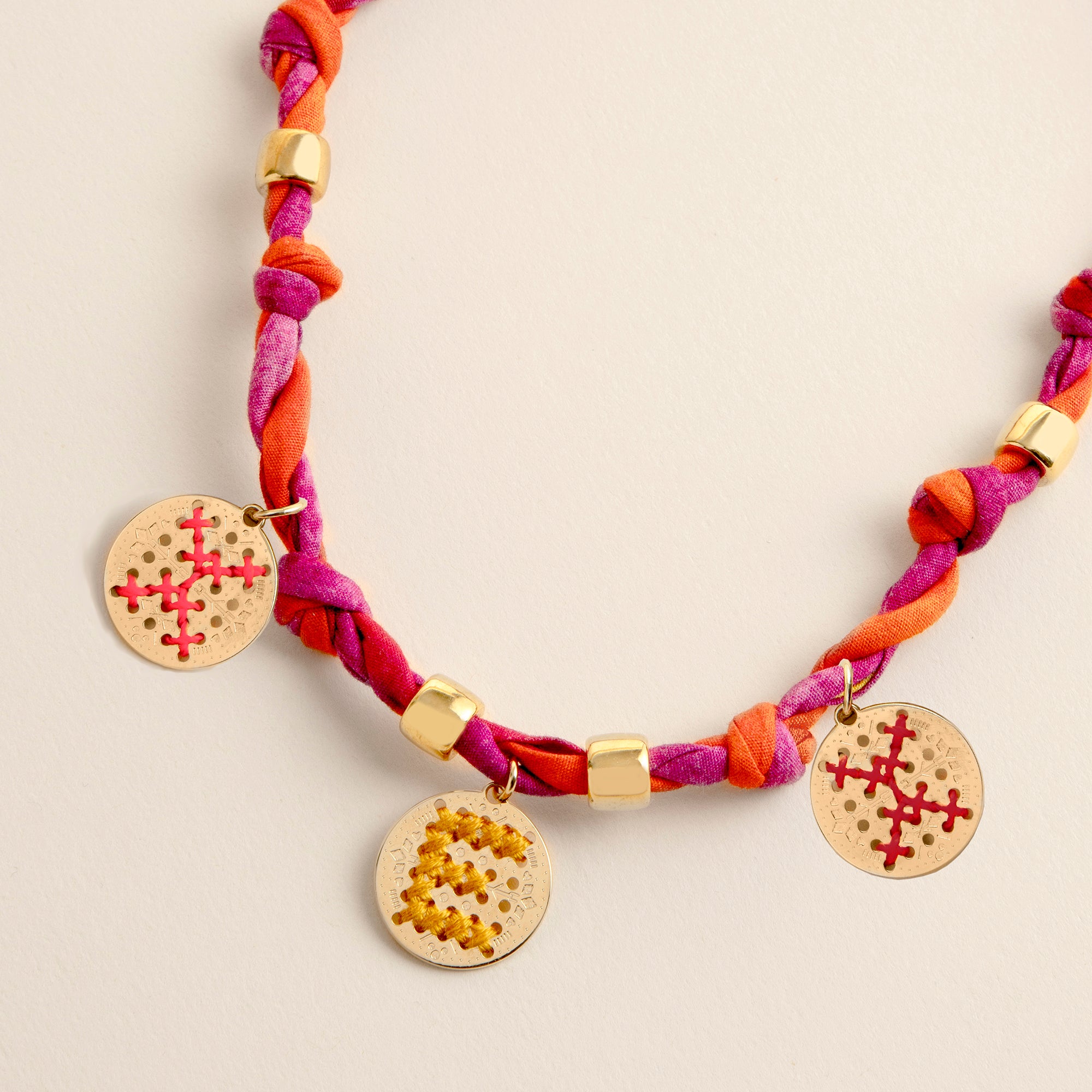 Collier Surprise Initiale – Camille Enrico