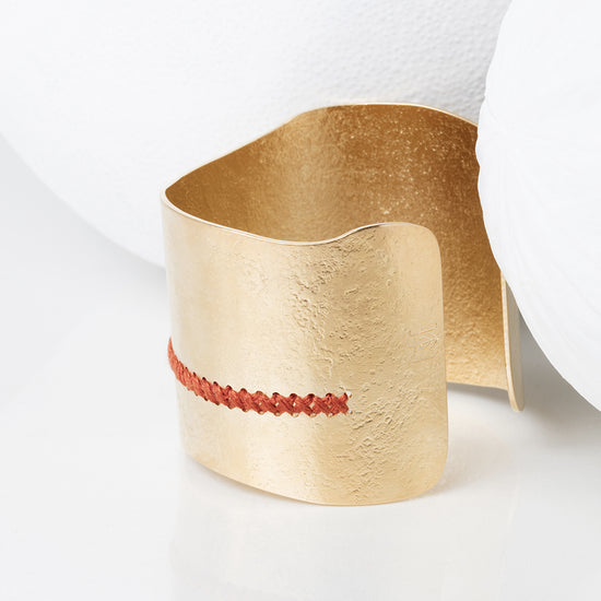 manchette or broderie camille enrico