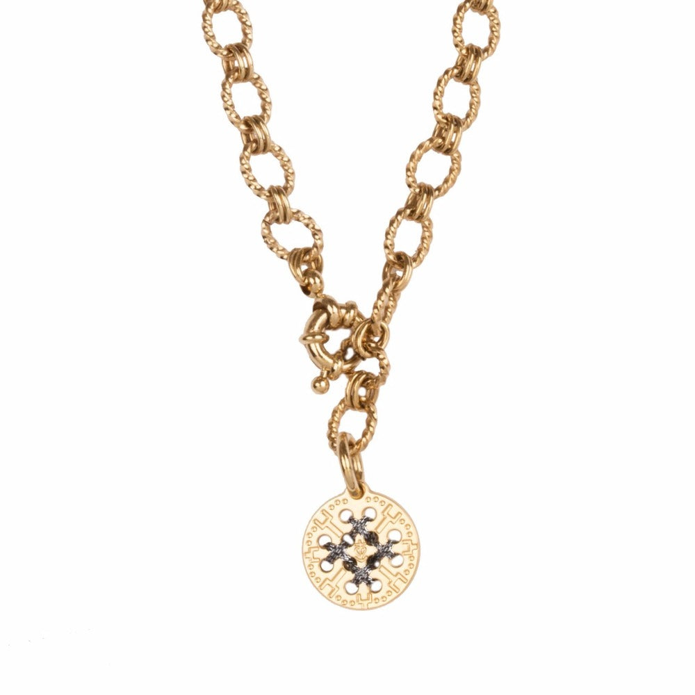 collier chaine broderie camille enrico amulette médaille