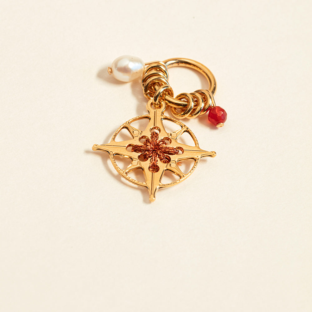 Amulette ELLA Rose des vents dorée 24K fil de lurex cuivre