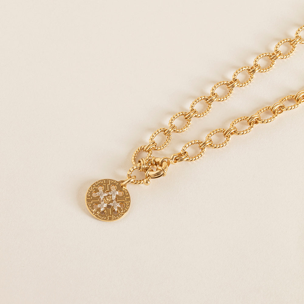 collier chaine broderie camille enrico amulette médaille