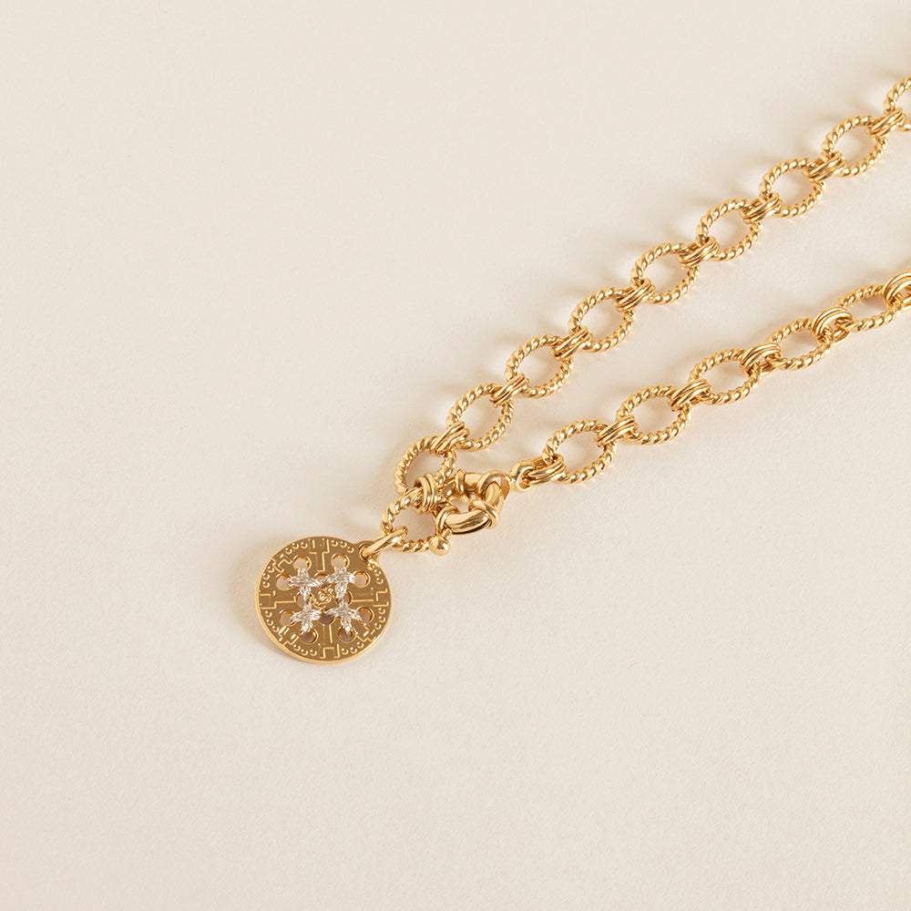 collier chaine broderie camille enrico amulette médaille